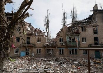 Rusia bombardeó una escuela en Ucrania