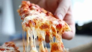 Alimentos que nunca se deben recalentar en el microondas