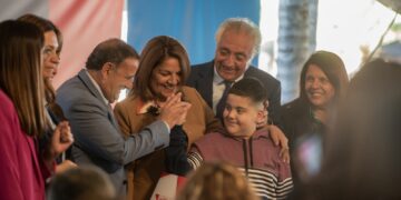 Ricardo Quintela entregó 550 pensiones a personas con discapacidad y dotó de ambulancias a zonas sanitarias de la Provincia