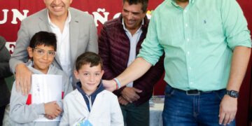 El Gobierno entregó más de 1.600 libros en el departamento Castro Barros