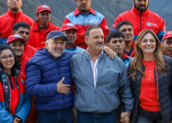 El gobernador Ricardo Quintela inauguró la primera etapa del Paseo de los Sauces