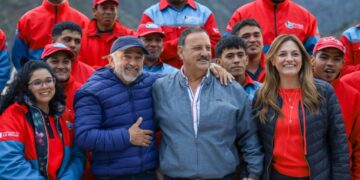 El gobernador Ricardo Quintela inauguró la primera etapa del Paseo de los Sauces