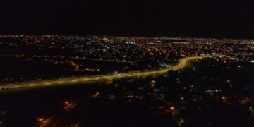 Quintela inauguró la iluminación de la avenida de Circunvalación para tener caminos seguros