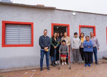 Para la candidata a concejala Julieta CalderónTrabajaremos con el Gobierno Provincial para que el techo y los servicios urbanos sean una realidad para las y los vecinos de Capital