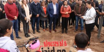 Primera zentrega en UlapesTodos los niños de las zonas rurales de la provincia tendrán su bicicleta para ir a la escuela