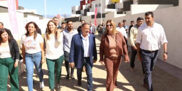 El gobernador Ricardo Quintela entregó las primeras 40 viviendas en altura, únicas en el país por su modelo y construcción