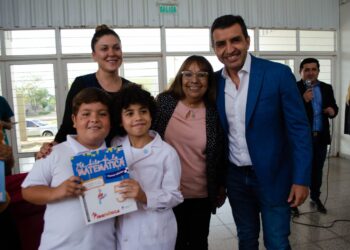 Educación entregó 80 mil libros para estudiantes de toda la provincia