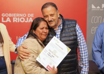 Más herramientas, más trabajoEl gobernador entregó herramientas a 100 emprendimientos