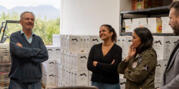 Visita a Finca Vista LargaEl Gobierno de La Rioja continúa apoyando a emprendedores en pos de la producción y el desarrollo turístico