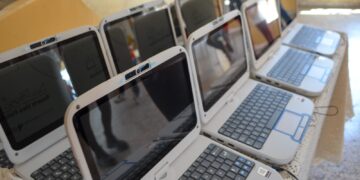 Advierten que es delito la venta de computadoras entregadas por el Gobierno en las escuelas