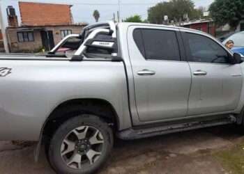 Rosario violenta: dos sicarios simularon un control de tránsito y atacaron a tiros a un empresario