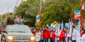 Riojanas y riojanos celebraron los 432 años de la Fundación de La Rioja