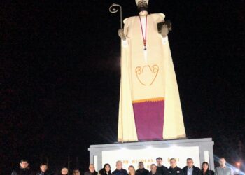 Finalizó obra de restauración e iluminación de la imagen de nuestro Santo Patrono San Nicolás de Bari 