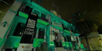 La Casa de Gobierno se ilumina de verde por el Día Mundial de la Celiaquía