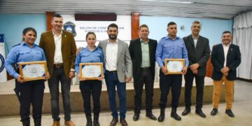SE OTORGARON RECONOCIMIENTOS A EFECTIVOS DE LA POLICIA DE LA PROVINCIA.