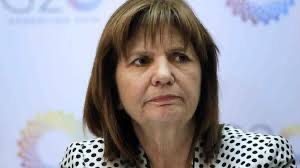 Patricia Bullrich defendió al policía de civil que mató a un ladrón luego de que lo asalte