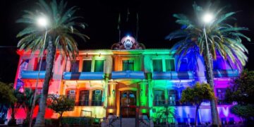 Iluminarán la Casa de Gobierno con los colores de la bandera del Orgullo