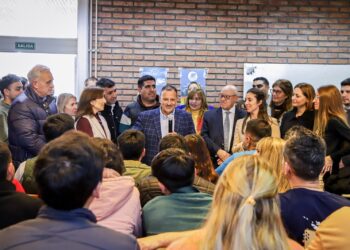 El gobernador Ricardo Quintela visitó la Unlar donde ratificó su compromiso con la educación pública