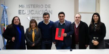 Renuevan el Plan Fines en los departamentos Independencia y Ángel Vicente Peñaloza