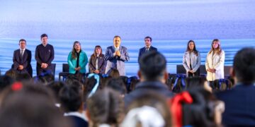 Más de 7.000 estudiantes de toda la provincia prometieron lealtad a la bandera