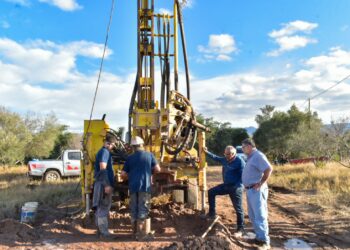 El gobierno provincial continúa desarrollando el operativo para fortalecer la situación hídrica en Chamical