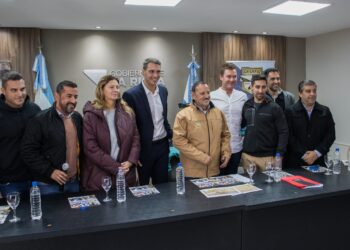 Campeonato del mundo Rally RaidCon la presencia del gobernador Ricardo Quintela se presentó el Desafío Ruta 40 YPF que se correrá a fines de agosto en La Rioja