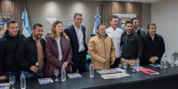 Campeonato del mundo Rally RaidCon la presencia del gobernador Ricardo Quintela se presentó el Desafío Ruta 40 YPF que se correrá a fines de agosto en La Rioja
