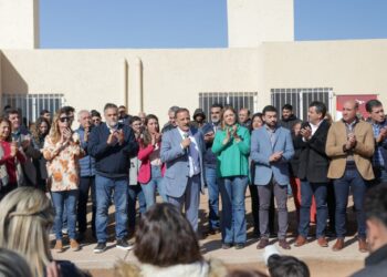 En la zona Este, 129 familias recibieron su vivienda
