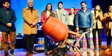 El gobierno provincial mediante la vicegobernadora Florencia López entregó beneficios a los operarios de Arauco Tex