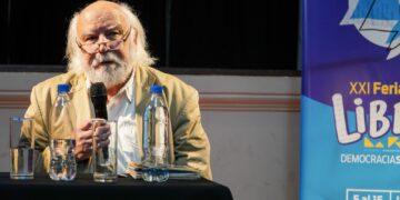 Juan Sasturain fertilizó al público con una charla distendida sobre literatura