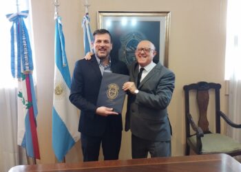 El ministro de Transporte y Comunicaciones, Ismael Bordagaray firmó convenio de cooperación con la UNLaR