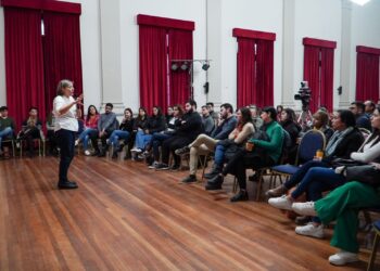 Adriana Lorusso, afirmó que los medios de comunicación sufren unas de las crisis financieras más grandes de la historia