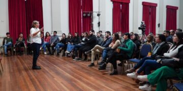 Adriana Lorusso, afirmó que los medios de comunicación sufren unas de las crisis financieras más grandes de la historia