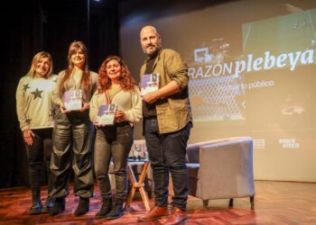 Presentación de La Razón PlebeyaUna revista que aborda el rol educativo de los medios públicos