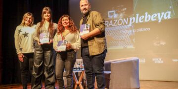 Presentación de La Razón PlebeyaUna revista que aborda el rol educativo de los medios públicos