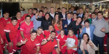El gobernador Ricardo Quintela visitó la fábrica Puma junto a Sergio Massa y Agustín Rossi