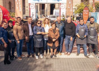 Sabores riojanos Excelente cierre del mes de la cocina riojana en Plaza 25 de mayo