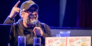 Liniers disertó buscando “exportar el macanudismo por el mundo”