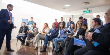 El gobernador Ricardo Quintela inauguró una nueva nave industrial en Laboratorios Beta