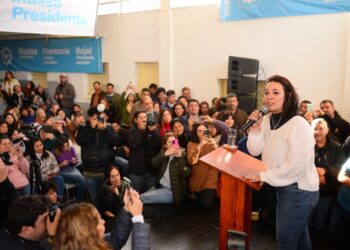 La precandidata a diputada nacional suplente, Victoria Álamo, aseguró que desde Unidos Por la Patria haremos lo necesario para seguir adelante en la construcción de una Nación en progreso