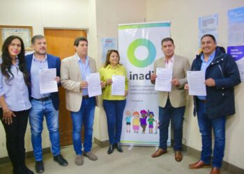 Precandidatas y precandidatos de Unión por la Patria firmaron convenio con el INADI por un debate electoral sin discriminación