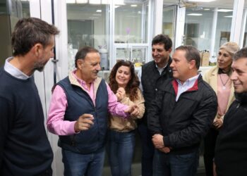El gobernador Ricardo Quintela recorrió la Empresa AIMURAI en Chilecito y anunció un nuevo proyecto de Ley de Promoción Industrial para el interior