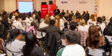 El Ministerio de Desarrollo entregó certificados y kits de herramientas a titulares del Potenciar Trabajo que se capacitaron en manicura profesional