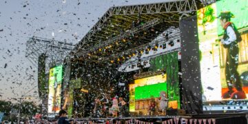 Miles de familias en el Parque de la Ciudad