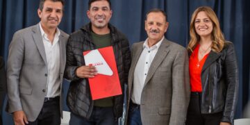 Por acuerdo en paritaria, 385 docentes reciben su titularización