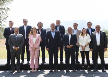 Firma de convenio con Sergio Massa La Rioja junto a las provincias del Norte Grande avanzan en materia energética en busca de un país más federal