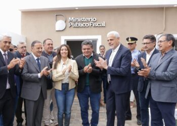 El gobernador, Ricardo Quintela, y el presidente del TSJ, Claudio Saúl, inauguraron la Oficina de Fiscalía en la ciudad de Chepes para brindar un servicio de justicia a toda la comunidad