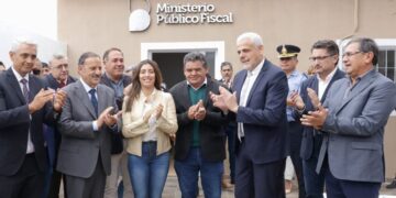 El gobernador, Ricardo Quintela, y el presidente del TSJ, Claudio Saúl, inauguraron la Oficina de Fiscalía en la ciudad de Chepes para brindar un servicio de justicia a toda la comunidad