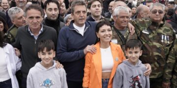 Massa: «Quiero que los pibes vayan con su notebook en la mochila, no con un arma»