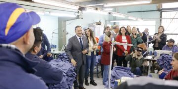 En su visita a Chilcal S.A. en Chepes